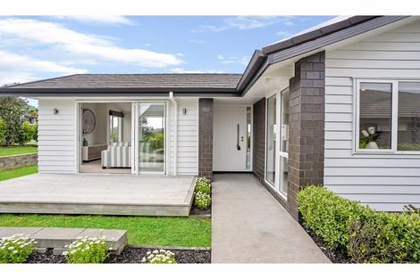 Photo of property in 5 Flavell Drive, Orewa, 0931