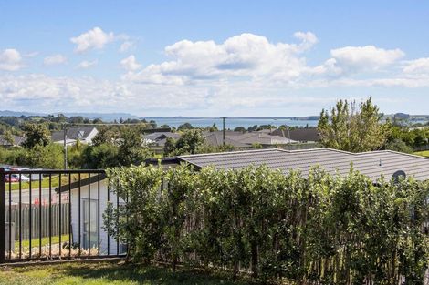 Photo of property in 17 Te Kaka Place, Omokoroa, 3114