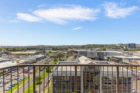Photo of property in The Rennaissance, 13h/18 Ronwood Avenue, Manukau, Auckland, 2104