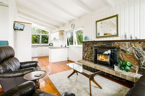 Photo of property in 13 Grendon Road, Titirangi, Auckland, 0604