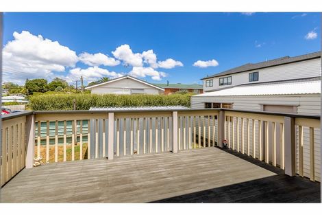 Photo of property in 11 Archlynn Road, Kelston, Auckland, 0602