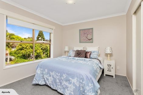 Photo of property in 1/3 Tallington Crescent, Torbay, Auckland, 0630