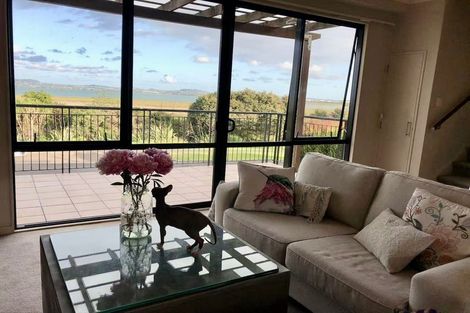 Photo of property in 16 Provence Esplanade, Te Atatu Peninsula, Auckland, 0610