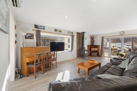Photo of property in 34 Devon Street, Arrowtown, 9302