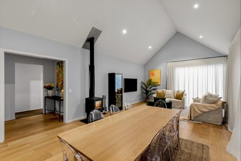 Photo of property in 32 Falconer Rise, Jacks Point, Queenstown, 9371