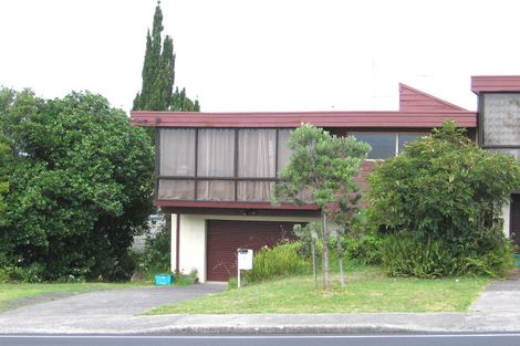 Photo of property in 1/312a Glenfield Road, Glenfield, Auckland, 0629