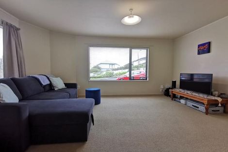 Photo of property in 12 Meadowcroft Grove, Johnsonville, Wellington, 6037