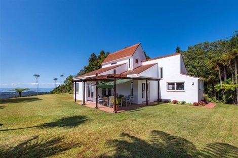 Photo of property in 531 Scenic Drive, Waiatarua, Auckland, 0612