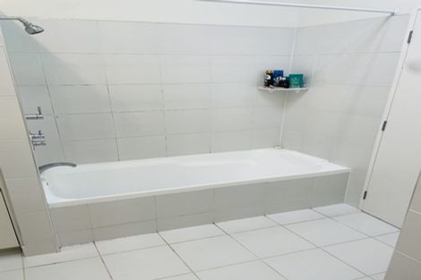 Photo of property in 28 Waterview Downs, Waterview, Auckland, 1026