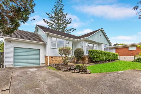 Photo of property in 4 Portadown Avenue, Pakuranga Heights, Auckland, 2010