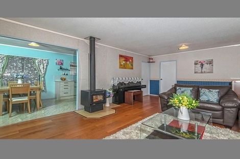 Photo of property in 2/16 De Quincey Terrace, Highland Park, Auckland, 2010