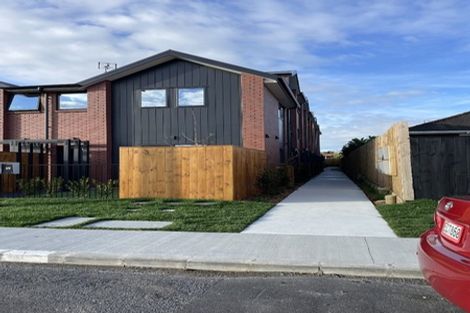 Photo of property in 6/19 Karamu Street, Te Atatu Peninsula, Auckland, 0610