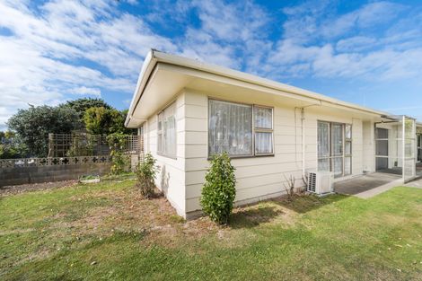 Photo of property in 1 John F Kennedy Drive, Milson, Palmerston North, 4414