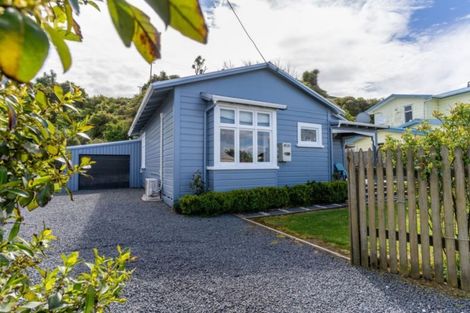 Photo of property in 14 Moana Street, Kaka Point, 9271