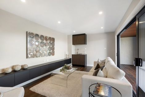 Photo of property in 20 Beach Road, Castor Bay, Auckland, 0620