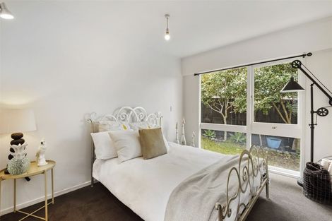 Photo of property in 9 Garmons Way, Castor Bay, Auckland, 0620