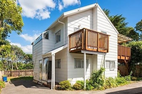 Photo of property in 2/13 Fairclough Road, Beach Haven, Auckland, 0626
