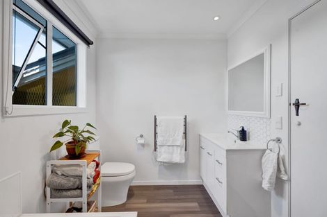 Photo of property in 190a Seaview Road, Westown, New Plymouth, 4310