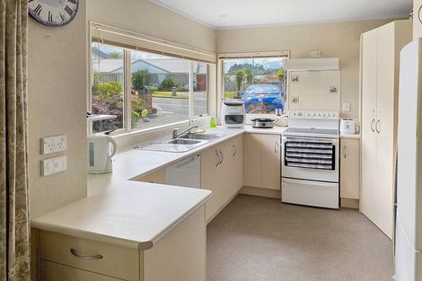 Photo of property in 8 Noone Close, Onerahi, Whangarei, 0110
