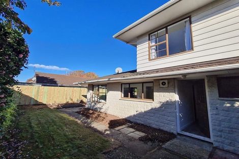 Photo of property in 2/70 Parkstone Avenue, Ilam, Christchurch, 8041