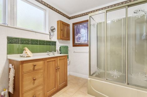 Photo of property in 612 Glenfield Road, Bayview, Auckland, 0629