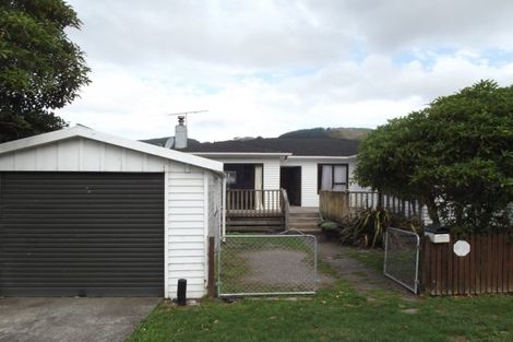 Photo of property in 11 Luckie Street, Tawa, Wellington, 5028