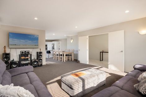 Photo of property in 8 Wouldbank Way, Welcome Bay, Tauranga, 3112