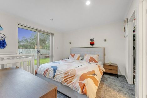 Photo of property in 27 View Ridge Drive, Ranui, Auckland, 0612