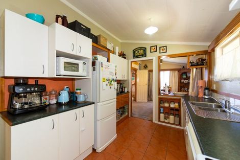 Photo of property in 72 Avondale Road, Taradale, Napier, 4112