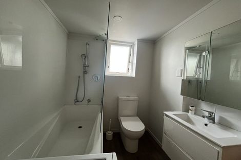 Photo of property in 8 Cottleville Terrace, Thorndon, Wellington, 6011