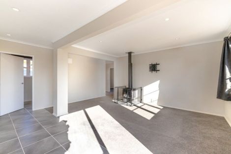 Photo of property in 10 Derby Street, Green Island, Dunedin, 9018