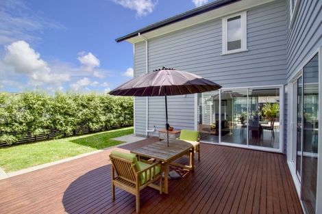 Photo of property in 17 Walter Ruddock Avenue, Kumeu, 0810