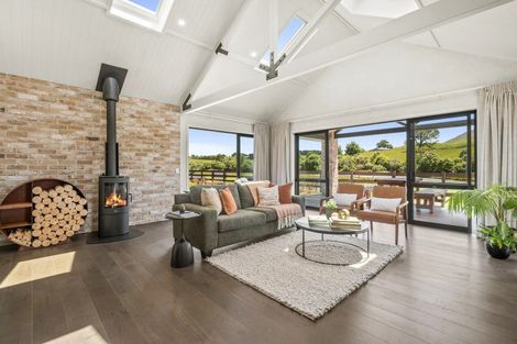 Photo of property in 11 Lochridge Drive, Kinloch, 3377