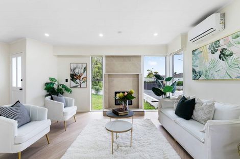 Photo of property in 17 Nan Place, Pakuranga Heights, Auckland, 2010