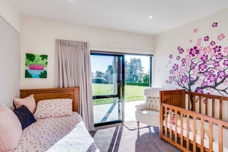 Photo of property in 194 Durham Drive, Havelock North, 4130