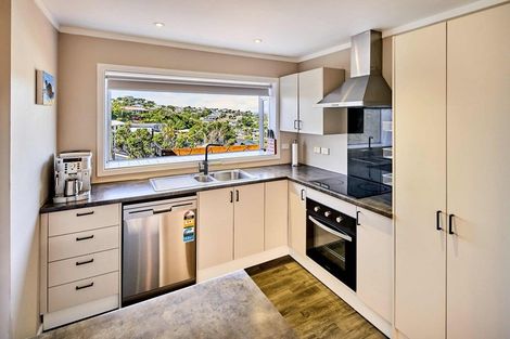 Photo of property in 33 Acacia Avenue, Maungaraki, Lower Hutt, 5010