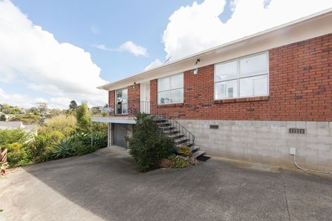 Photo of property in 2/51 Girrahween Drive, Totara Vale, Auckland, 0629