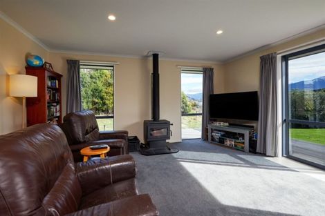 Photo of property in 30 Davidson Terrace, Kaikoura, 7300