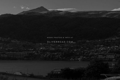 Photo of property in 8 Spring Hill Road, Kelvin Heights, Queenstown, 9300