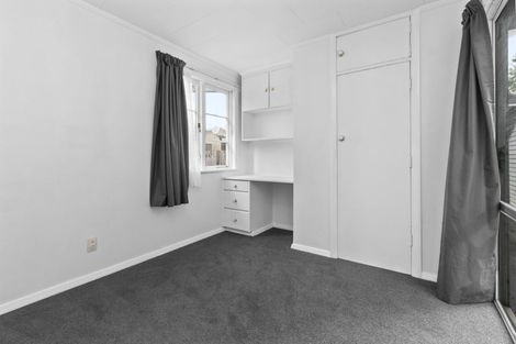 Photo of property in 16 Oxford Street, Fairfield, Hamilton, 3214