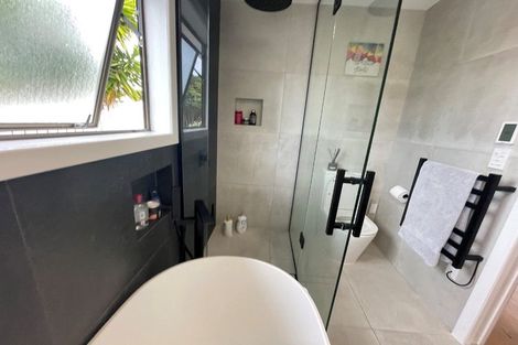 Photo of property in 6 Hiwihau Place, Glenfield, Auckland, 0629