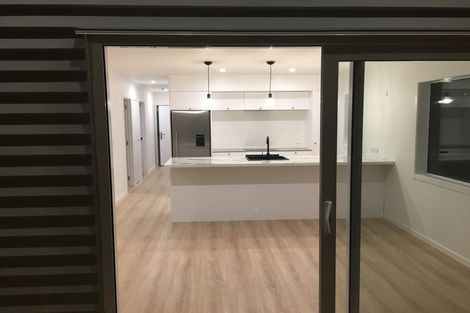 Photo of property in 8a Awanui Street, Merrilands, New Plymouth, 4312