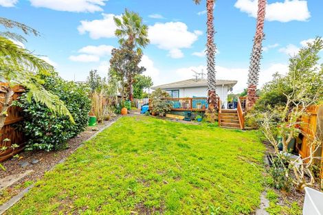 Photo of property in 2a Waiari Road, Conifer Grove, Takanini, 2112