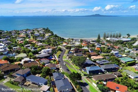 Photo of property in 1/8 Orchard Road, Waiake, Auckland, 0630