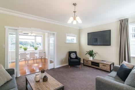 Photo of property in 10 Cavendish Square, Strathmore Park, Wellington, 6022