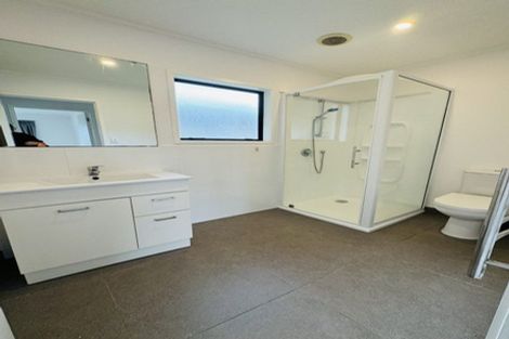 Photo of property in 242a East Coast Road, Forrest Hill, Auckland, 0620