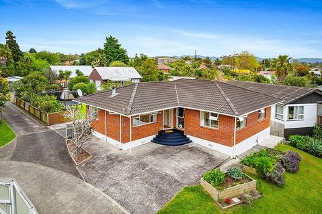 Photo of property in 23 Lucinda Place, Glen Eden, Auckland, 0602