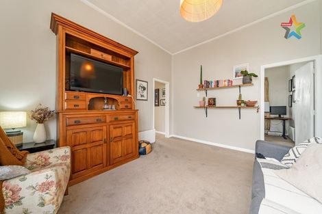Photo of property in 9 East Street, Petone, Lower Hutt, 5012