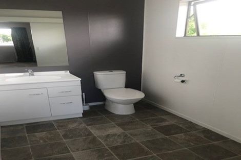 Photo of property in 2/20 Bowling Road, Greenmeadows, Napier, 4112