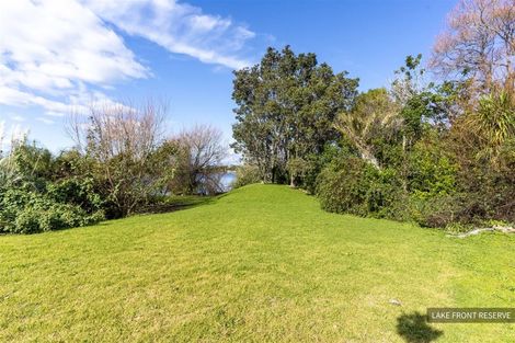 Photo of property in 16 Macbeth Court, Milford, Auckland, 0620